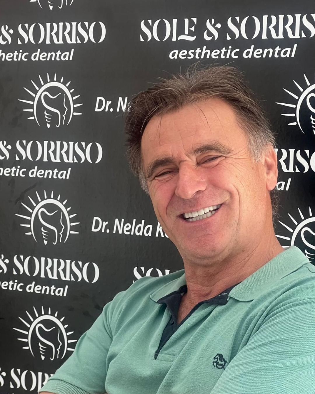 happy client at sole & sorriso dental clinik in tirana