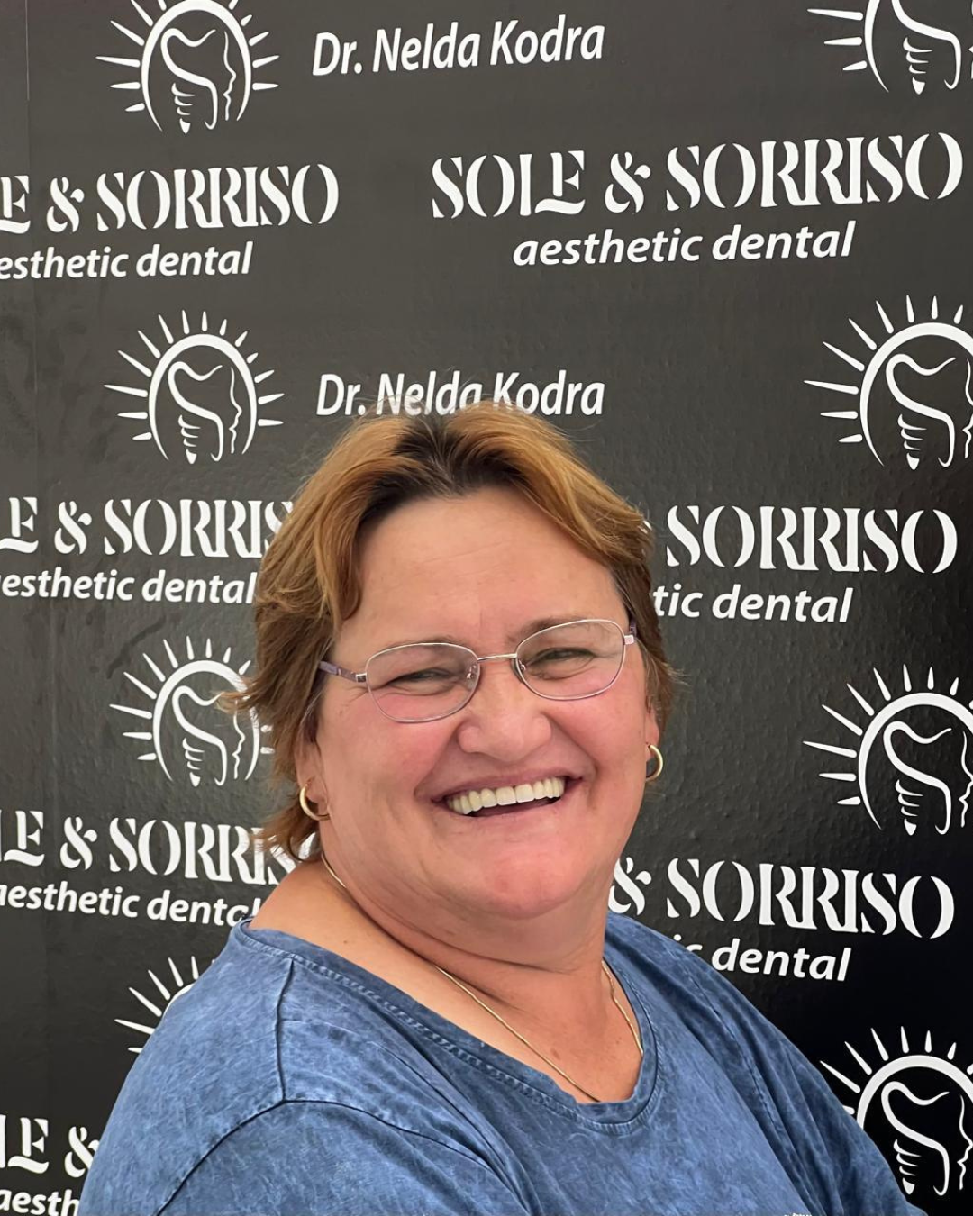 happy client at sole & sorriso dental clinik in tirana