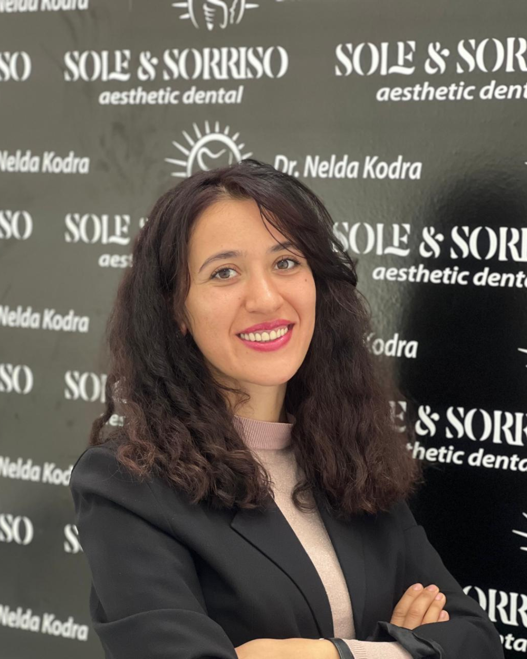happy client at sole & sorriso dental clinik in tirana