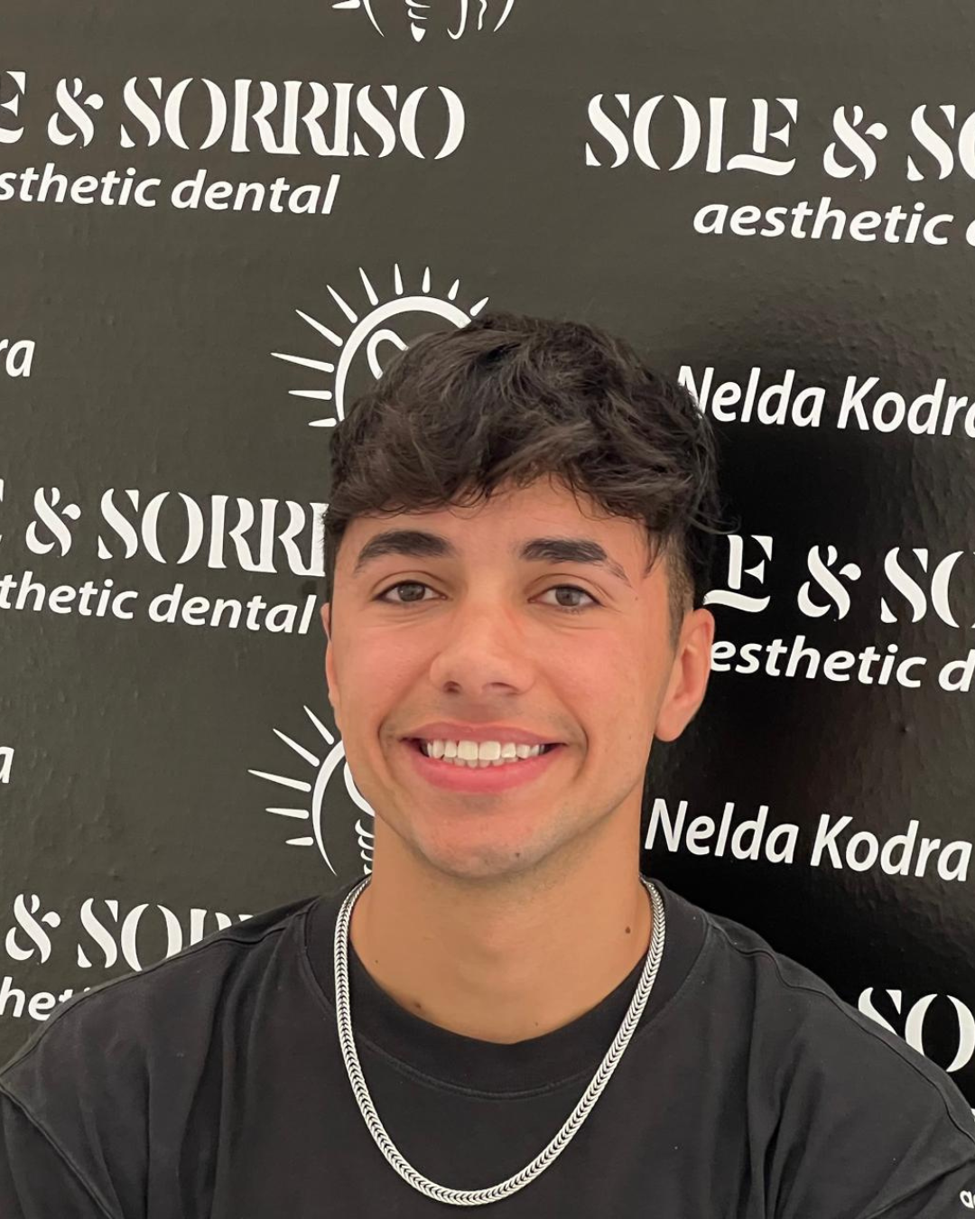 happy client at sole & sorriso dental clinik in tirana