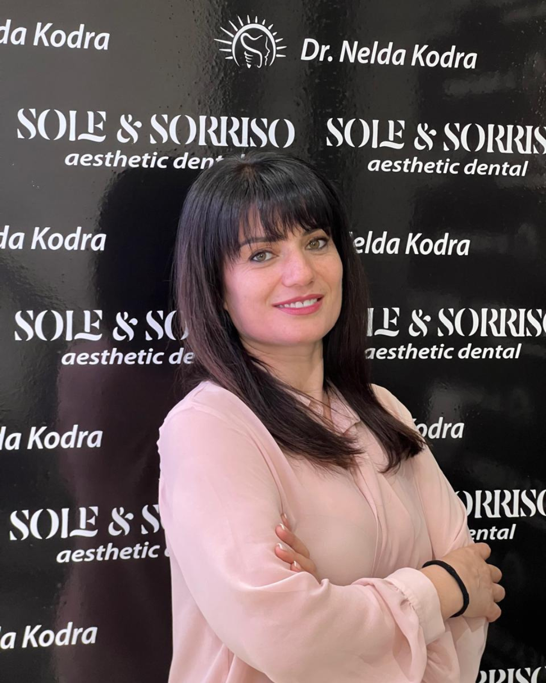 happy client at sole & sorriso dental clinik in tirana