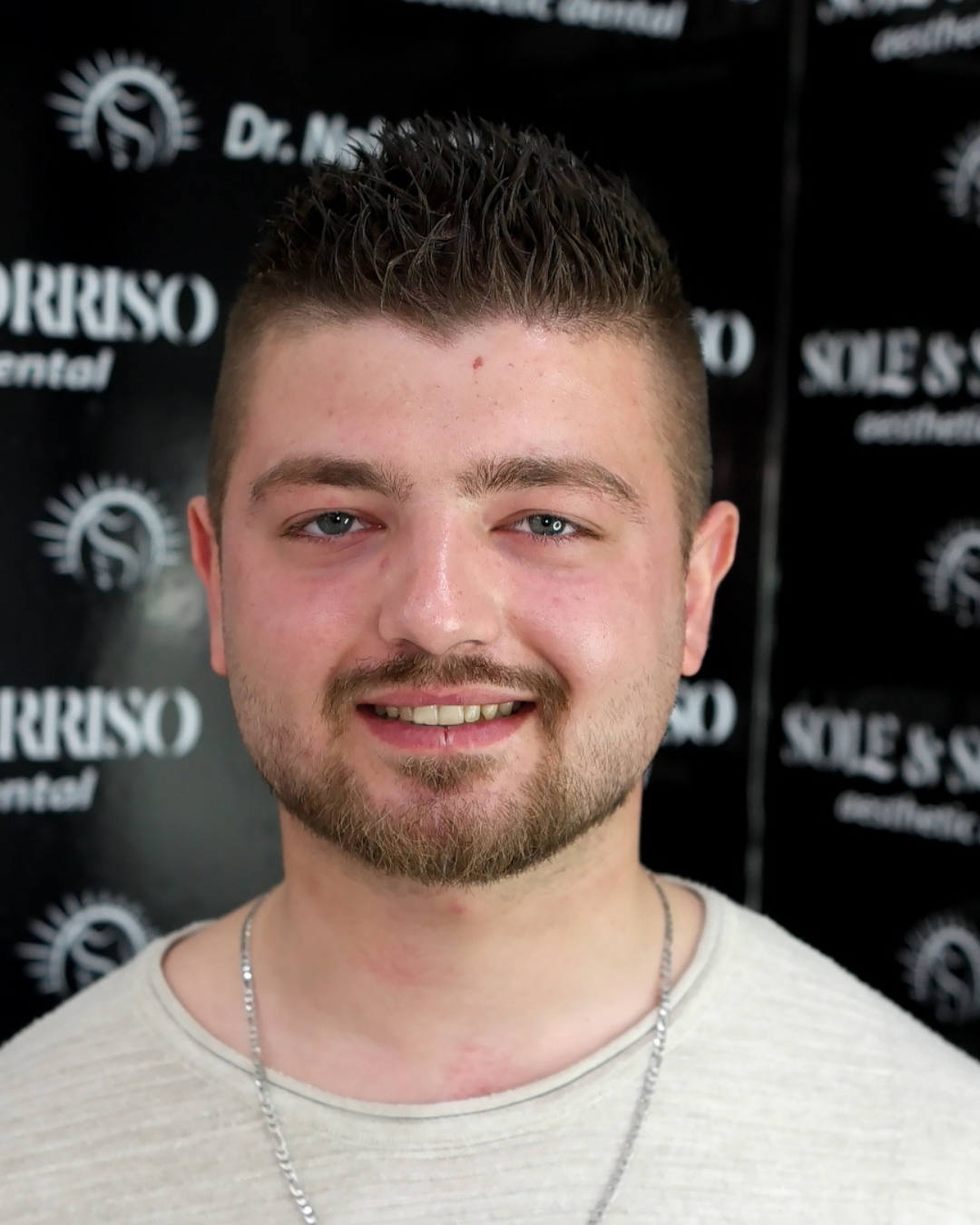 happy client at sole & sorriso dental clinik in tirana